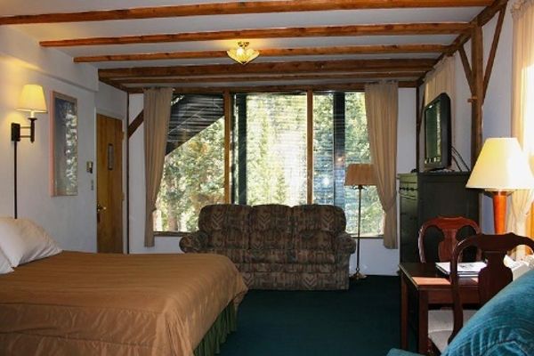 Columbine Inn and Conference (Taos Ski Valley)